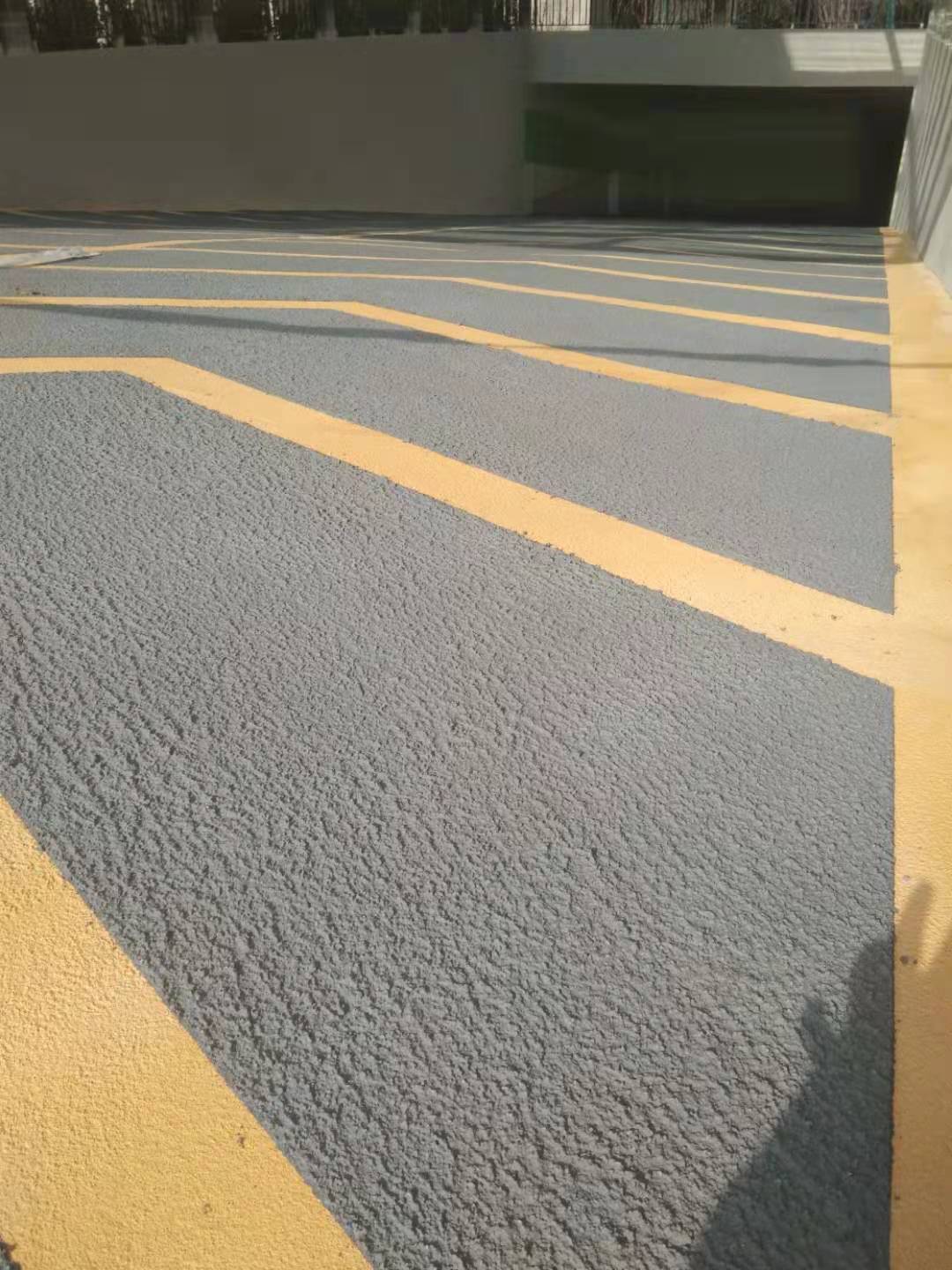 環氧地坪漆，水性地坪漆，地坪工程案例 - 蘇州龍湖天街無震動防滑坡道工程